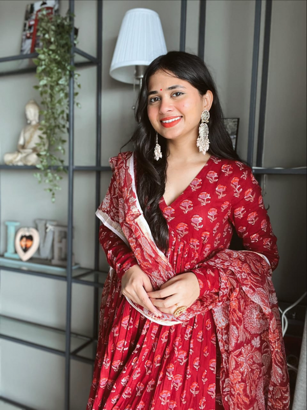 Utsaahit Women Floral Printed Regular Red Pure Cotton Kurta Pant & Dupatta