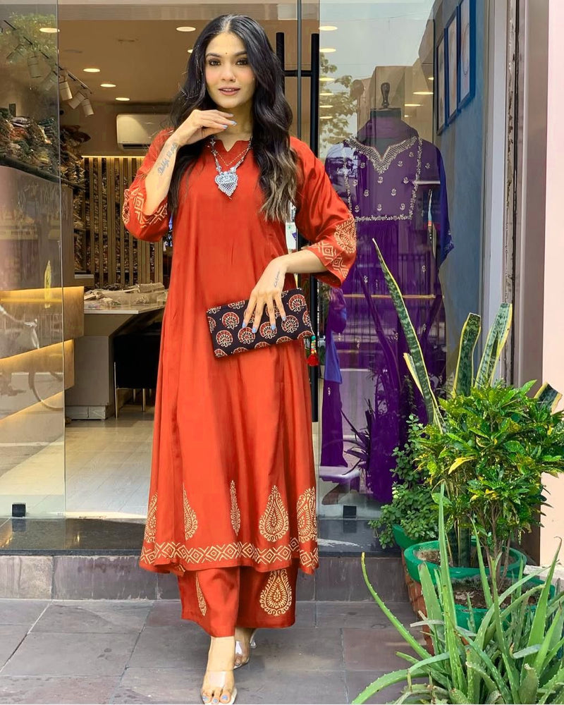 Utsaahit Elegant Foil-Printed Rayon Kurta with Matching Pants – Women's Ethnic Set