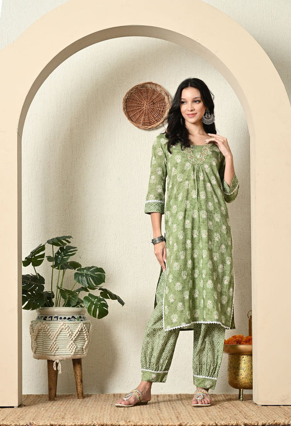 Elegant Green Floral Printed Suit with Dupatta