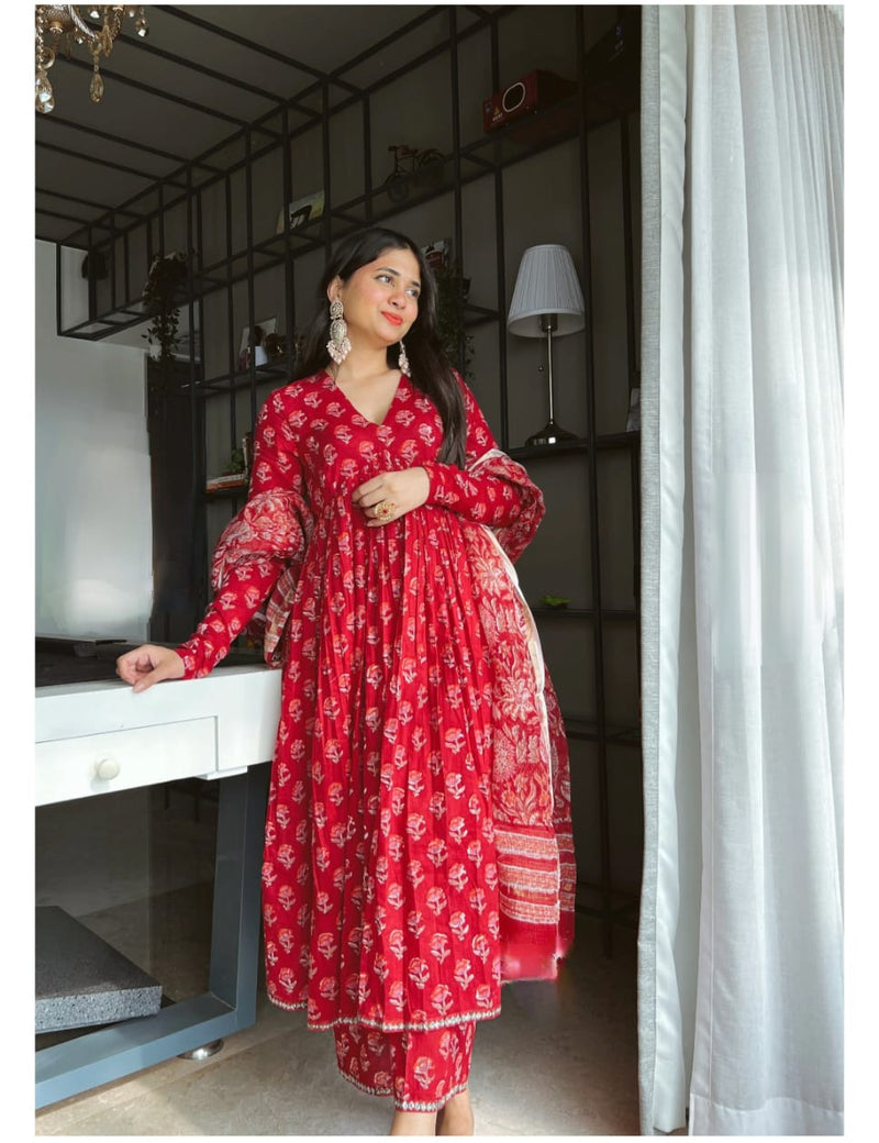Utsaahit Women Floral Printed Regular Red Pure Cotton Kurta Pant & Dupatta